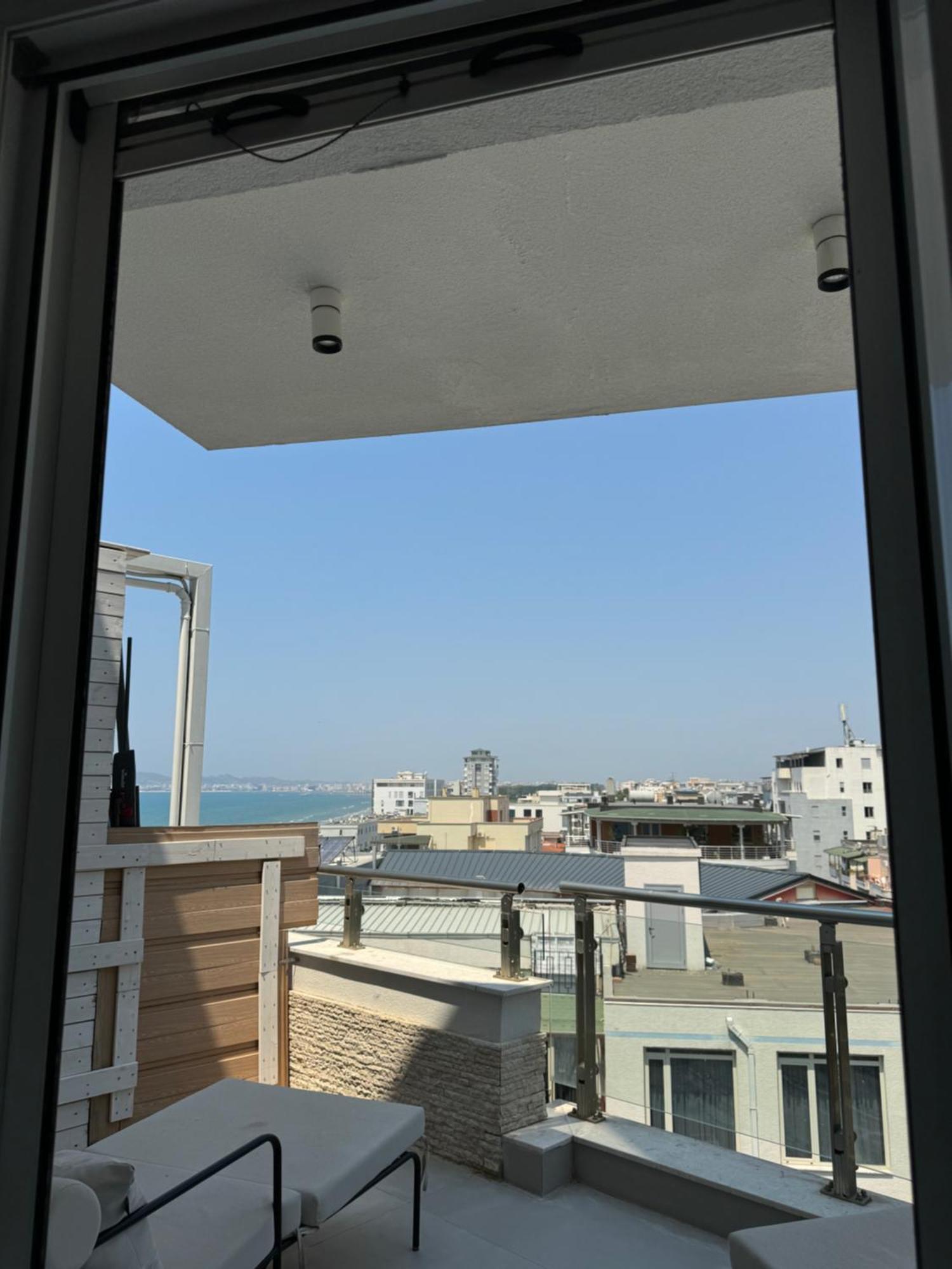 Luxury Rooftop Suites By Blumont Škalngur 外观 照片
